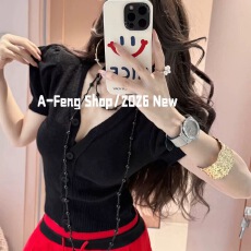 批发2026春季新款时尚<b class='q'>韩版</b>显瘦V领漏肩短袖衬衫一排扣透气百搭上衣女