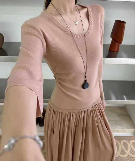 이른 가을 한국 스타일 미니멀리즘 패션 u 칼라 루즈핏 7부 소매 니트 스웨터 몸매 가꾸기 허리 수축 품격 다용도 기본 셔츠 여성