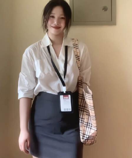 높음 지혜 센스 프랑스식 품격 화이트 폴로 칼라 반팔 여성 셔츠 여름 새로운 거품 소매 직장 출퇴근 맨위