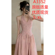 批发法式巨好看挂脖蕾丝连衣裙女夏季新款早春韩系<b class='q'>修身</b>掐腰粉色长裙子