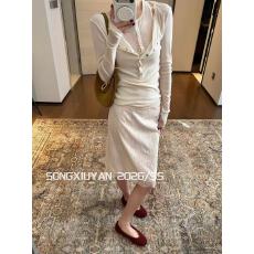 批发ENIORS设计感<b class='q'>蕾丝</b>吊带长袖T恤<b class='q'>套装</b>氛围感<b class='q'>蕾丝</b>半裙三件套