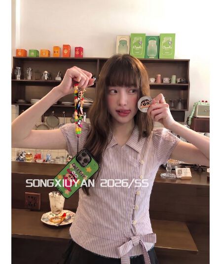 일본식 학원 스타일 보라색 체크무늬 반팔 셔츠 연령 감소 나비 넥타이 짧은 맨위