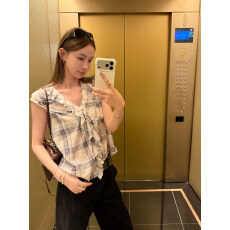 批发艺术系灰调 复古大荷叶边V领格子衬衫夏<b class='q'>新款</b>百搭无袖上衣