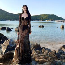 批发高级感纯欲风黑色<b class='q'>蕾丝</b>微透视长裙显瘦性感温泉度假防晒<b class='q'>罩衫</b>