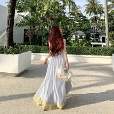 批发绝美海岛穿搭度假风蓝色复古<b class='q'>蕾丝</b><b class='q'>吊带</b>连衣裙女褶皱设计感超仙长裙