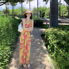 夏日绝美小裙子2026新款设计感小众连衣裙女无袖V领长裙