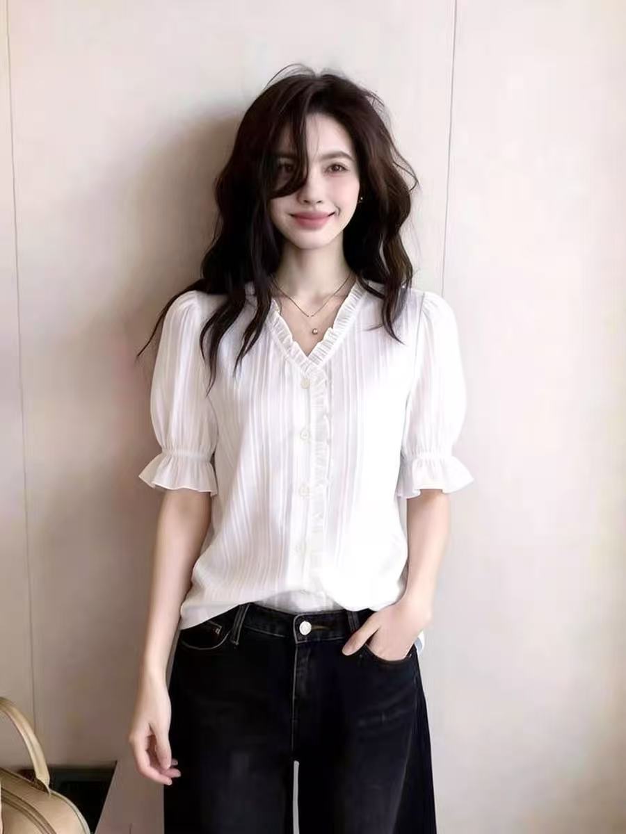 화이트 색온도 부드러운 바람 고급 패션 착용 가져 가라. 편안함 캐주얼 디스플레이 화이트 슬림해 보이는 반팔 맨위 2026 봄 새로운 여성