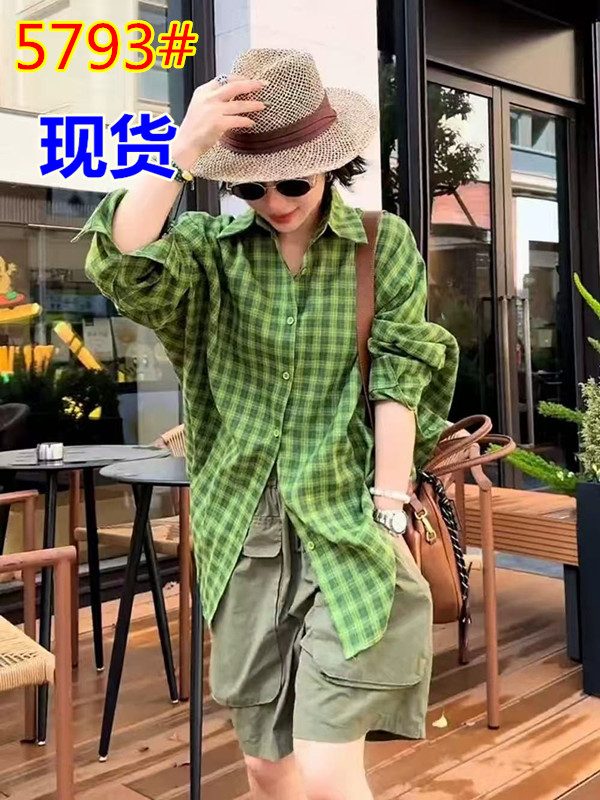 봄 인기 스타일 2026 새로운 자이언트 잘 생긴 ~ 중 작은 셔츠 얇은 코트 착용 가져 가라. 출퇴근 녹색 스트라이프 여성 셔츠