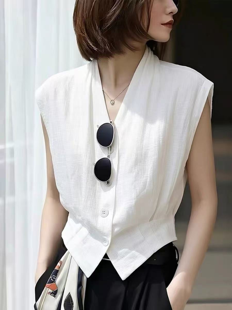 패션 화이트 V넥 민소매 여성 셔츠 2026 여름 새로운 고급 센스 허리 수축 슬림해 보이는 다용도 조끼 맨위