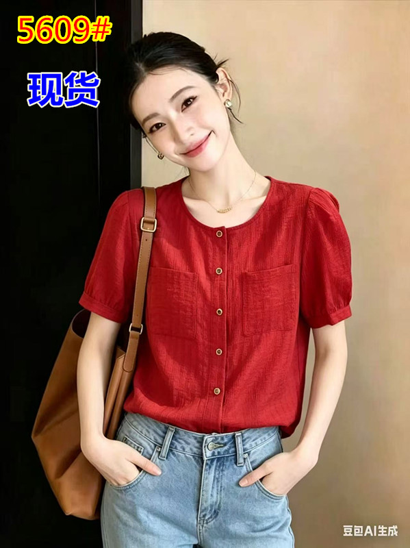 빨간색 라운드 넥 반팔 여성 셔츠 여름 2025 새로운 작은 키 디자인 센스 작은 대중 셔츠 루즈핏 맨위