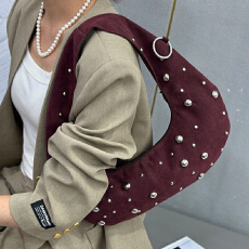 批发新款<b class='q'>复古</b>百搭包包铆钉满天星磨砂通勤时尚大容量单肩腋下手提包39