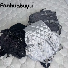 批发梵花不语韩国新款25秋冬复古绗缝双肩包休闲百搭纯色多口袋背包