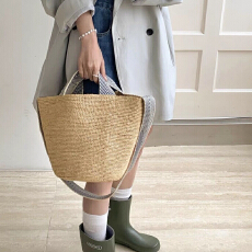 草编水桶单肩编织度假新款沙滩ins时尚大容量通勤百搭休闲女新款