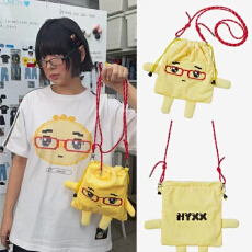 批发夏韩国设计师品牌NYXX合作款眼镜饺子立体卡通玩偶化妆包斜挎包