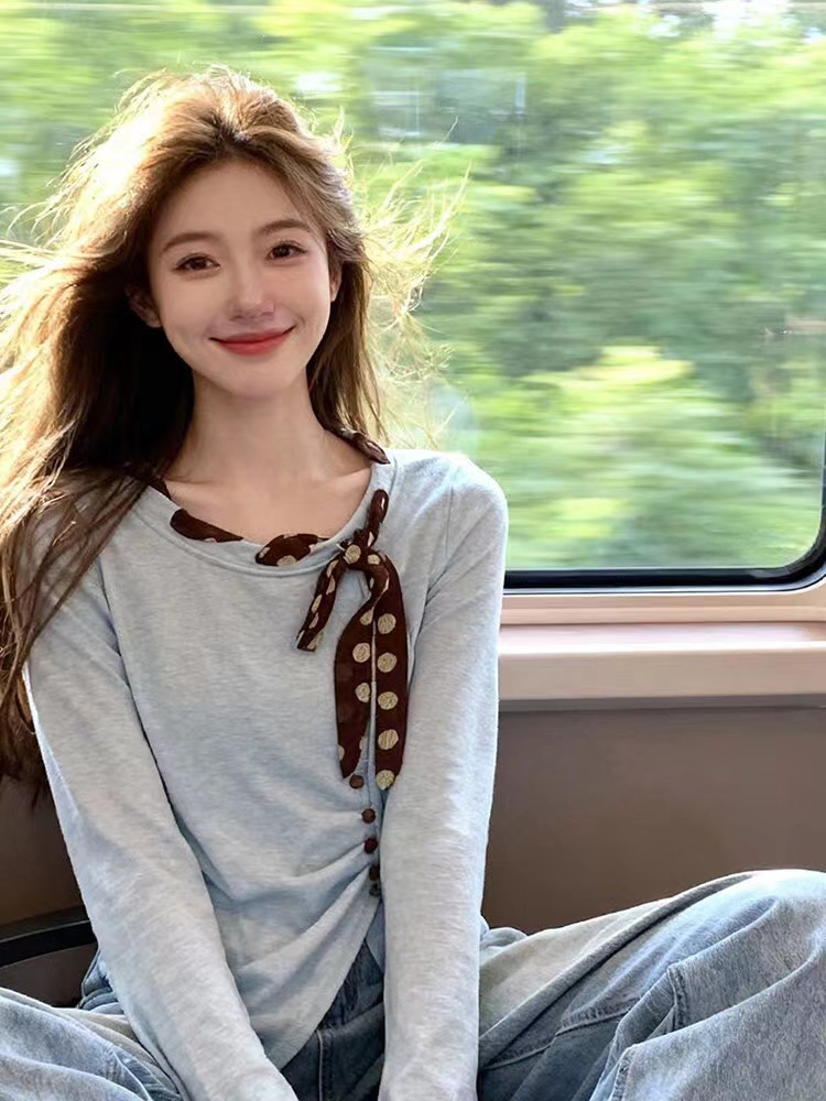 하늘색 배색 리본 티셔츠 여성 봄과 가을 도트 무늬 나비 매듭 장식 루즈핏 슬림해 보이는 캐주얼 긴팔 맨위