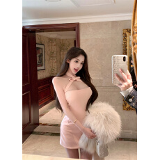 批发实拍实价 头号甜心蝴蝶结挂脖修身连衣裙纯欲气质短裙