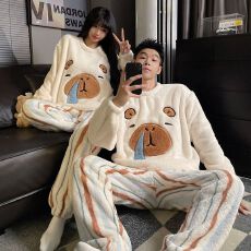 实拍秋冬季新款珊瑚绒卡通绣花圆领加绒加厚保暖情侣款家居服套装