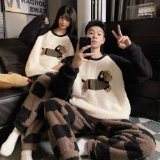 批发实拍秋冬季新款半边绒卡通绣花圆领加绒加厚保暖<b class='q'>情侣</b><b class='q'>款</b>家居服套装