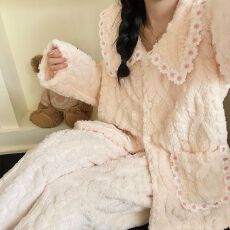 批发实拍冬季新款提花加厚长毛绒睡衣女公主风娃娃领甜美家居服套装