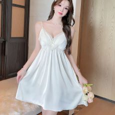 批发实拍性感睡衣女冰丝吊带睡裙纯欲蕾丝V领带胸垫高级感轻奢家居服