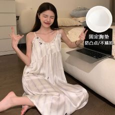 实拍夏季新款冰雪丝V领吊带睡裙女日系带胸垫轻奢甜美中长家居服