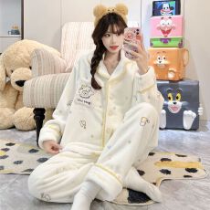 批发实拍秋冬季新款加绒加厚法兰绒<b class='q'>睡衣</b>女韩版翻领开衫<b class='q'>卡通</b>家居服套装
