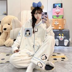 批发实拍秋冬季新款加绒加厚法兰绒<b class='q'>睡衣</b>女韩版翻领开衫<b class='q'>卡通</b>家居服套装