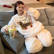 批发实拍冬季新款加厚长毛绒卡通睡衣女韩版宽松上衣双口袋家居服套装