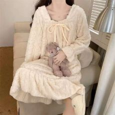 批发官图冬季新款加厚法兰绒小香风睡裙女<b class='q'>韩版</b>甜美蝴蝶结宽松家居服