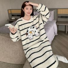 批发实拍冬季新款加厚长毛绒卡通睡裙女韩版甜美可爱保暖舒适家居服