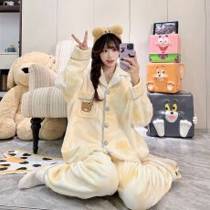 批发实拍冬季新款280克珊瑚绒卡通睡衣女<b class='q'>韩版</b>翻领开衫甜美家居服套<b class='q'>装</b>