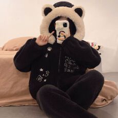 批发<b class='q'>实拍</b>冬季新款卡通甜美拉链睡衣女加绒加厚法兰绒连帽家居服套<b class='q'>装</b>