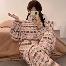 批发<b class='q'>实拍</b>冬季新款卡通甜美拉链睡衣女加绒加厚法兰绒立领家居服套<b class='q'>装</b>