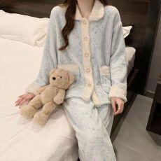批发<b class='q'>实拍</b>冬季新款加厚珊瑚绒保暖睡衣女韩版公主风甜美开衫家居服套<b class='q'>装</b>
