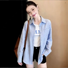 批发今年流行爆款蓝色格子防晒<b class='q'>衬衫</b>薄外套背心女春2026夏季新中长上衣