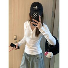 批发美式辣妹半开V领纽扣连帽长袖<b class='q'>t</b><b class='q'>恤</b>女夏季新款修身简单大方气质上衣