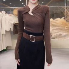 批发不规则假两件针织衫女秋冬新款高级感斜肩时尚<b class='q'>上衣</b>打底衫内搭绝美