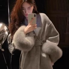 批发法式复古呢子大衣女2025<b class='q'>冬</b>季新款小个子狐狸毛短款灰色羊毛呢外套