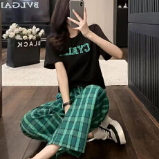 批发<b class='q'>个性</b>时尚减龄穿搭宽松大码格子裤两件套女装夏季薄款短袖