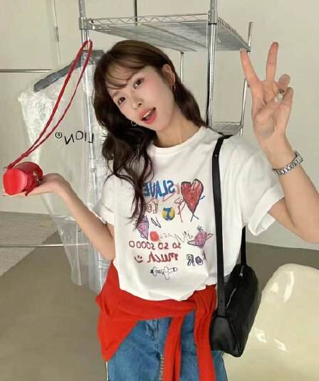 한국 스타일 새로운 여름 핫걸 반팔 티셔츠 여성 루즈핏 디자인 센스 다용도 맨위