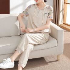 批发妈妈夏装薄款休闲运动服<b class='q'>套装</b>洋气2026年新款中年<b class='q'>女</b>短袖刺绣两件套