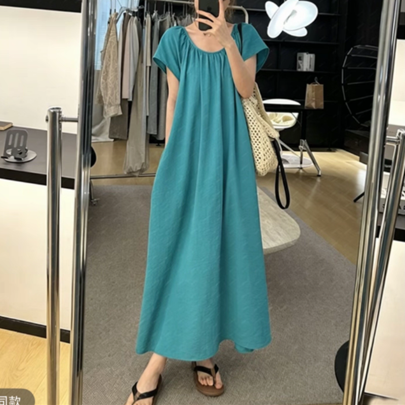 프랑스식 절묘한 반팔 느긋한 여성 드레스 2026 여름 빅 사이즈 지방 mm 고급 슬림해 보이는 여행 해변 중간 길이 스커트