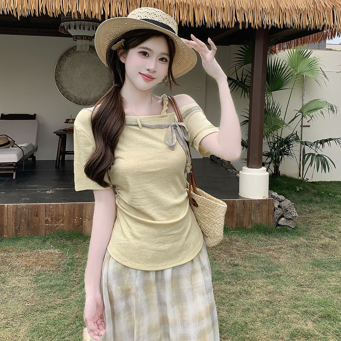 실사 2026 새로운 부드러운 바람 흔들다 칼라 반팔 티셔츠 체크무늬 반신 스커트 여성 고급 센스 품격 명문 여성 세트