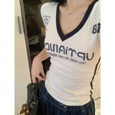 批发实拍 大码胖MM美式辣妹球衣V领短袖修身显瘦运动百搭短款上衣