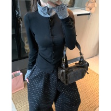 批发实拍 大码秋冬新款设计感条纹撞色拼接假两件打底衫修身显瘦长袖