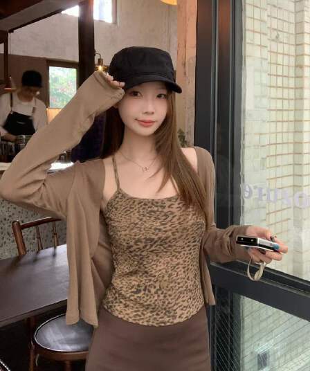 실사 빅 사이즈 이른 가을 새로운 디자인 센스 고유 한 핫걸 자이언트 잘 생긴 레오파드 무늬 캐미솔 오픈 가디건 투피스 세트