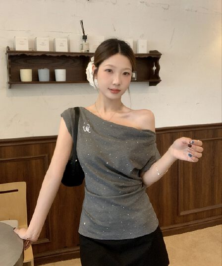 실사 빅 사이즈 지방 mm 아메리칸 비스듬한 어깨 핫픽스 반팔 티셔츠 오프숄더 핫걸 몸매 가꾸기 슬림해 보이는 맨위
