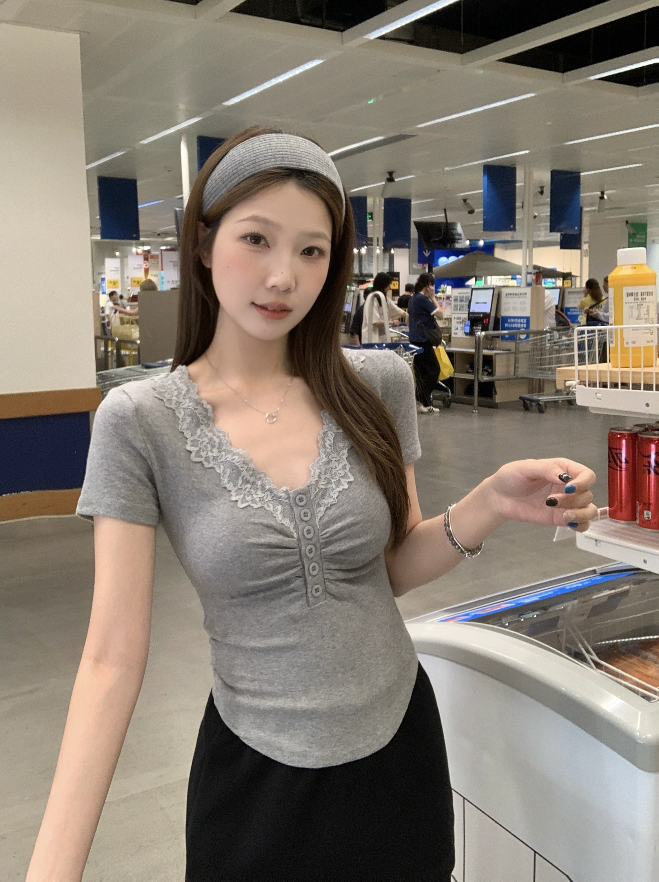 실사 빅 사이즈 여름 새로운 순수한 욕망 바람 V넥 레이스 조각 반팔 티셔츠 몸매 가꾸기 슬림해 보이는 다용도 맨위