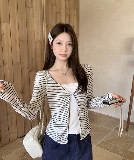 실사 빅 사이즈 가을 새로운 한 부서 스트라이프 페이크 레이어드 긴팔 티셔츠 몸매 가꾸기 슬림해 보이는 다용도 맨위