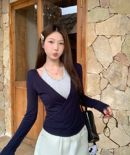 실사 빅 사이즈 가을 새로운 한 부서 디자인 센스 V넥 행침 목 페이크 레이어드 긴팔 티셔츠 몸매 가꾸기 슬림해 보이는 맨위
